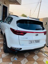 سبورتج 2020 وارد امريكي سياره جديده بدون قطرة صبغ بس شويه بارد بالجامل...