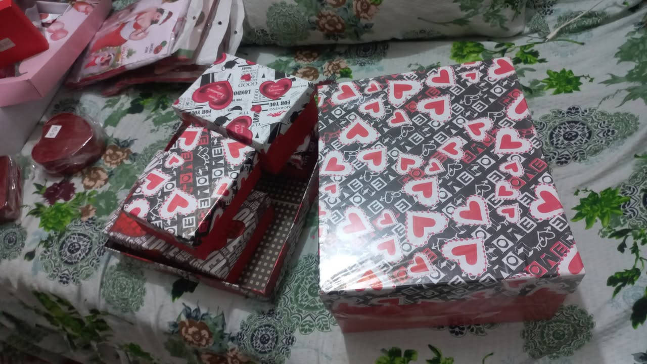 سلام عليكم
مكياج وعنايه وشغلات كلشي داخل صور للبيع اسعار مناسبه جوه سوك عنواني حله توصيل داخل الحله موجود 
***********
