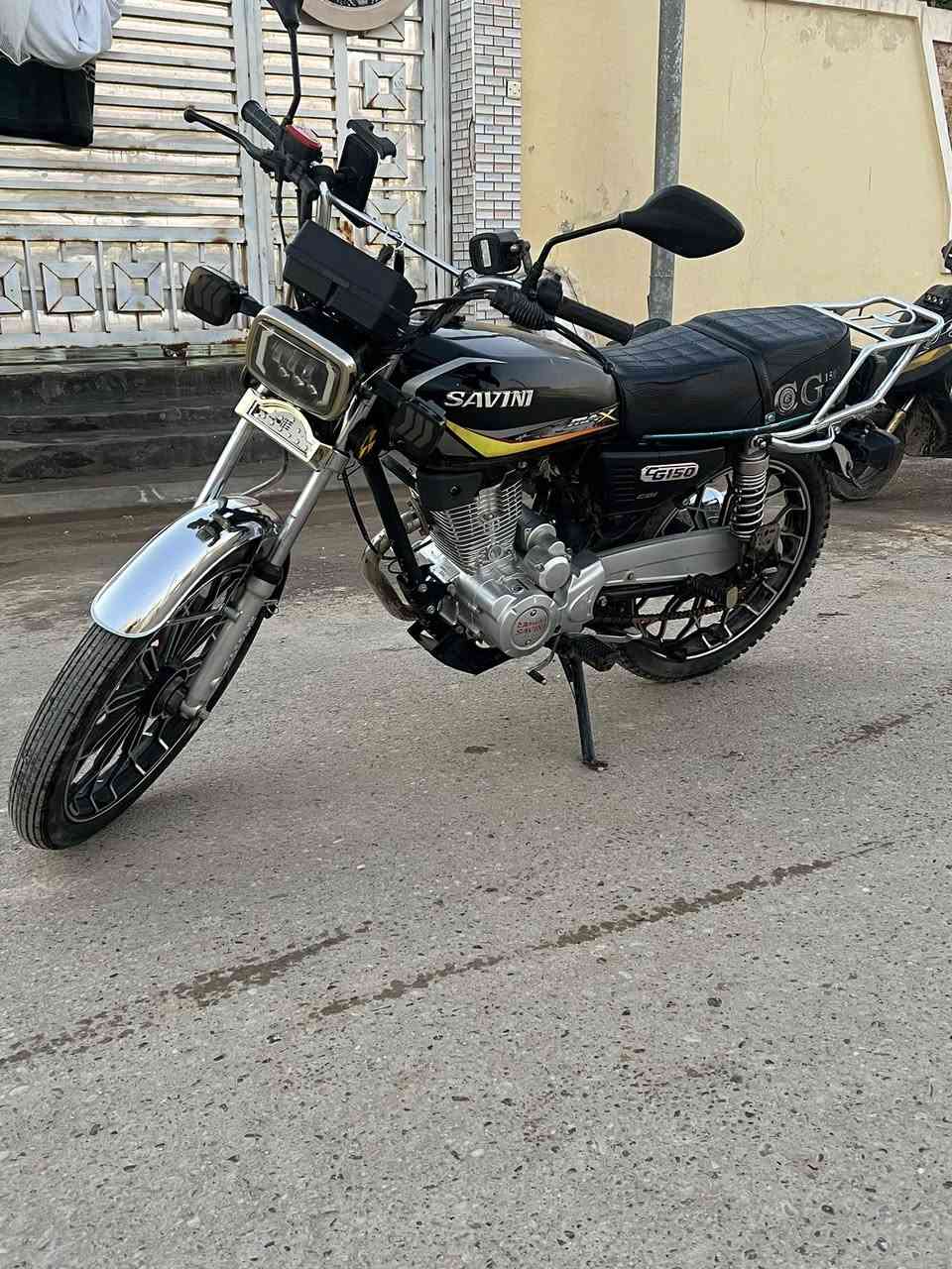 السلام عليكم 

دراجه إيراني سيفان للبيع 
موديل 24
 150cc محرك
دراجه نضيفه ومحرك بلادي ما مفتوح 

مكاني الفلوجه الشهداء مجمع الرحاب 
*********** شراي خابرني بيك خير وتدلل
