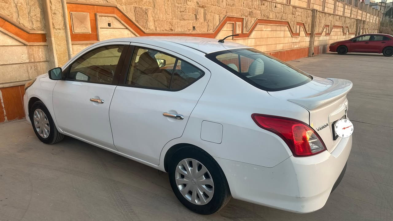 سلام عليكم (للبيع فقط )
• نيسان فيرسا sv موديل 2019
•ماشية 87.000 الف ميل 
•الضرر ربع الجاملغ صبغ وشبر من بونيت بدون دواخل
بيها بارد بكد شبر في الباب سائق+ باب خلف سائق 
•الرقم السليمانية + هزة ورقم السنويةجديد 
باسمي مكاني كركوك 
• مكينة وكير مكفول برغي مامفتوح وخير من الله
•صدر الجديد ودهن الكير وماء راديتر
 تم تبدليها مع الفلاتر في شركة نيسان 
• تغليف كاعية وكشنات كامل 
•السعر 113 وبيها مجال بسيط لشراي 
***********(فقط واتساب 📞)
