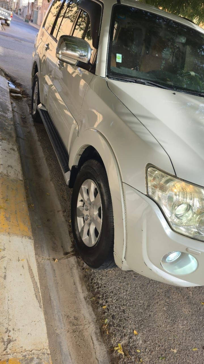 السلام عليكم ..
باجيرو حبتور 2014 للبيع 

محرك 3500 

مكفولة كفالة عامة

 كير ومحرك مكفول وحدادية جديدة ،

كشنات جلد ، 

مري شفط ، 

كاميرا خلفية ، 

دمام ، 

3 قطع تبريد ،

 سلايد روف ، 

شاشة اندرويد، 

 تخم تاير جديد ، 

ماشية ١٩١  الف ، 

رقم بغداد سنوية نافذه لحد شهر ال 11 سنة  2027 مشروع وطني

مكان السيارة ديالى خانقين ناحية السعدية 

السعر ١٧٢ 

للاستفسار / ابو لوجين

***********
