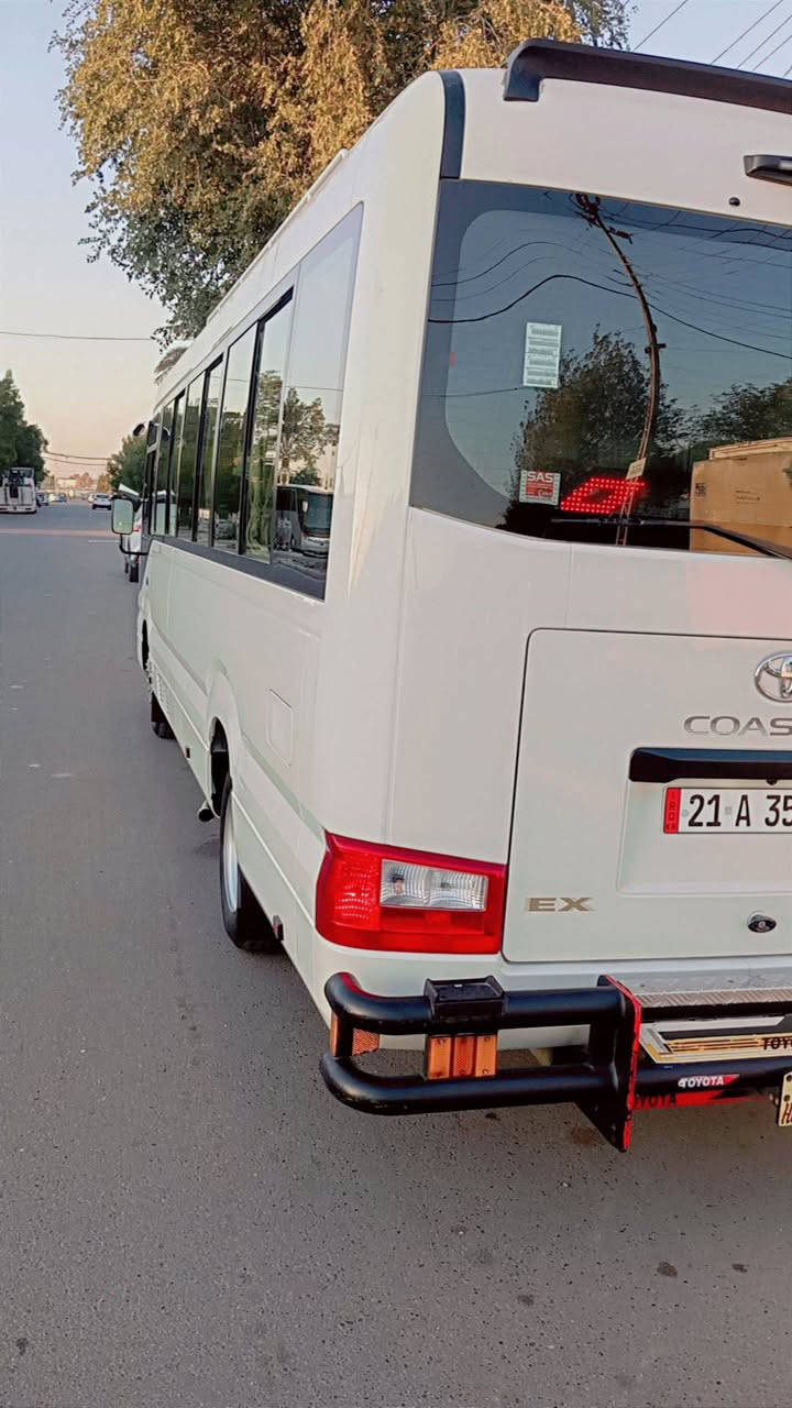 السلام عليكم كوستر للبيع موديل 19 كفالة عامه تخم تاير تبريد محور منضومه غاز 
السياره كامله 
***********
