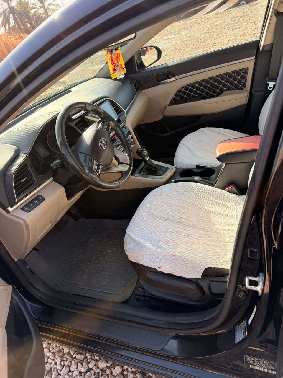 السلام عليكم للبيع النتره موديل ٢٠١٩ وارد امريكي رقم دهوك تحويل فقط سنويه ما صاقطه فول مواصفات بصمه فتحه تبريد شاشه تلفزون كامره ويل كب السياره بيه ثلاث قطع صبغ بدون دواخل شرط بس رش ماشيه ٩٧ الف مكان السياره كربلاء السعر ١٢٠ بيه مجال قليل الاتصال على الرقم ***********
