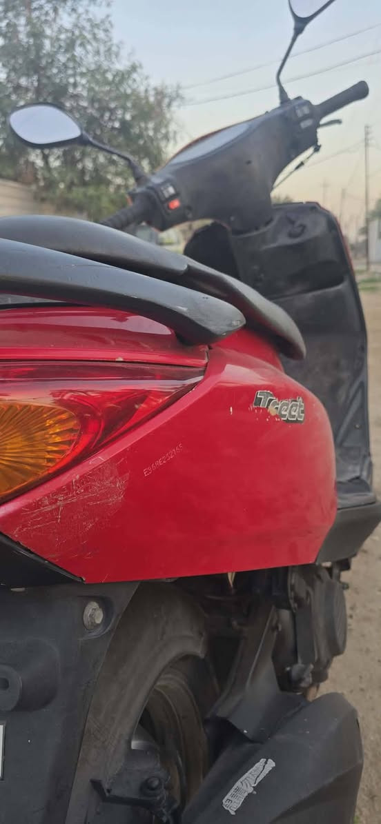 السلام عليكم دراجة بلاد كلها ختم واحد نظافة الكفرات ٨٠ بالمية كهربائيات كلها شغالة تايرات جدد بس الكشن مكسور ٤٥٠ وبيها مجال بسيط *********** بغداد
