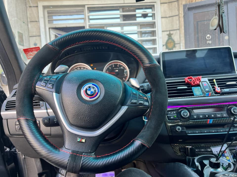 السلام عليكم اخوتي الغوالي BMW x6 2009 السيارة فول مواصفات كت ام بور بيها حتى الاكزوزات رياضية bmw اصلي كير ومكينة جدد البارحة شادهن حاوية كمبريسر تبريد جديد نفص غاز شاشة اندرويد جديدة مسجل جديد تخم سماعات بلاد جدد داخل جديد حاوية لون برتقالي شاشه خلفية سلايد داخل كاربون فايبر مري كاربون يدات البوب كاربون فايبر ماوس كرستال يدة الكير كاربون فايبر البطاين بردات باتري جديد زوج تايرات امامي جدد الخلفي نص عمر ويل 20 جديد اصلي بعد صارف عليها هواي الله شاهد مال جناي حتى الكيجات ام بور سرعتها 330 بيها محرك 50 تنفس طبيعي بدون تيربو المرغوب  داينمو وسلف وبور جديد نوزلات جدد مجاول اصليات جدد حتى فلتر الكير والدهين مال الكير همين خال سبير حتى ابدلهن بيها نواقص بسيطة كلش دبلات مال الصندوك وغاز التبريد وبوش مال الذراع والباقي كولة جديد شرحت كلشي عن السيارة حبايب الشراي يتصل وبي خير ويدلل 
سعرها من الاخير 135 ورقة قفل قفل مكاني بغداد حي الحامعة
***********
