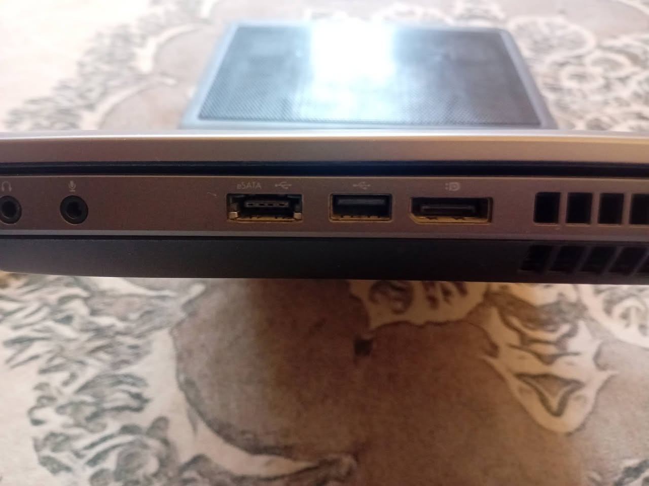 السلام عليكم
اخواني لابتوب للبيع مواصفاتها
i5 3340m
Ram16
Ssd bullet 256g
Hd4000
الابتوب نضيفة وع فحص تفحص يلا تاخذ انيك وياها ماوس ومروحة تبريد خارجية وشاحنتيت وسعرها بس 150الف مكاني بغداد الشعب متوفر ماسنجر واتساب ***********
