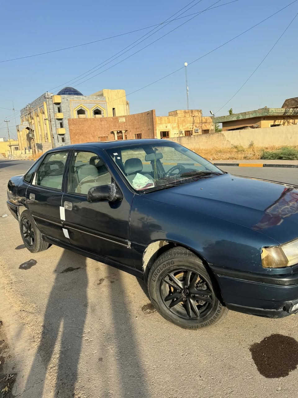 سلام عليكم 
للبيع أوبل فكترا موديل 1991 حجم 18 دبل اكسل محور عادي صبغ جماليه فقط طخم نضيف طخم تايرات جديد كابون بانزين هزه سنويه جديد شرط التحويل مكان السياره موصل برطله 
ه/*********** وتساب موجود
