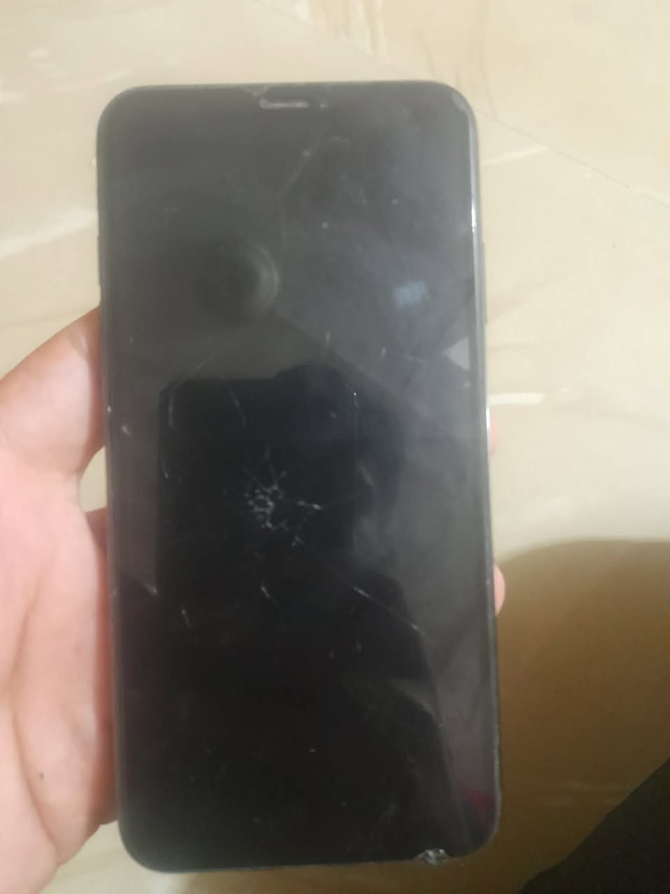 ايفون X s max مثل ما موضح بالصور الشاشه بيها فطور بس ما مأثر على اللمس والظهر هم مكسور بطاريته 78 ذاكرته 256 للبيع مكاني الديوانية علق


**إذا كنت صاحب هذا الإعلان وتريد حذفه لأي سبب، رجاءا أرسل رسالة إلى الدعم الفني**