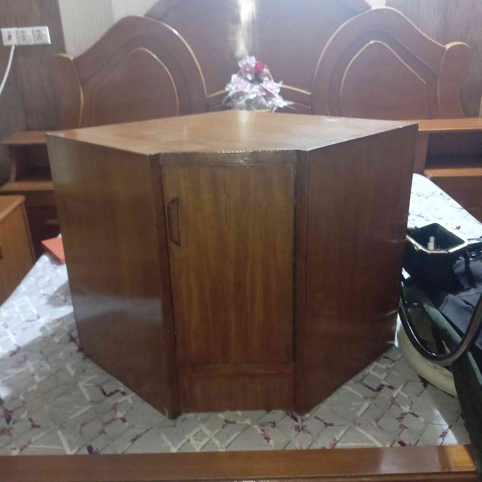 سلام عليكم غرفه مال نوم صاج عراقي من الدخل والخارج غرفه مال عمر ٦ قطع الغرفه ما بيها كسر ولا شخط تعال وفحص السعر مليون وخمسين وبيها مجال بسيط حق الجيه وبل عافيه على ياخذه مكاني بابل حله مركز الرقم ***********
