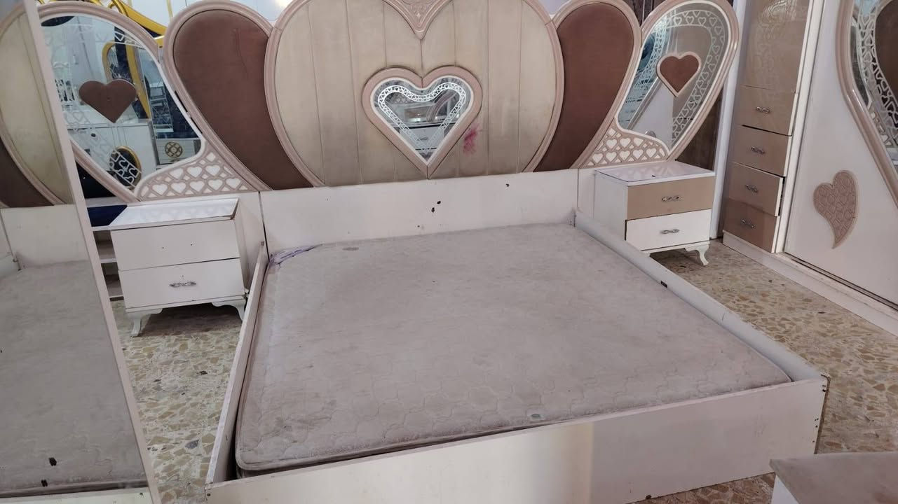 ٣٧٥ الف مع النقل والشد الطابق الأرضي داخل محافظة النجف الاشرف *********** ***********
