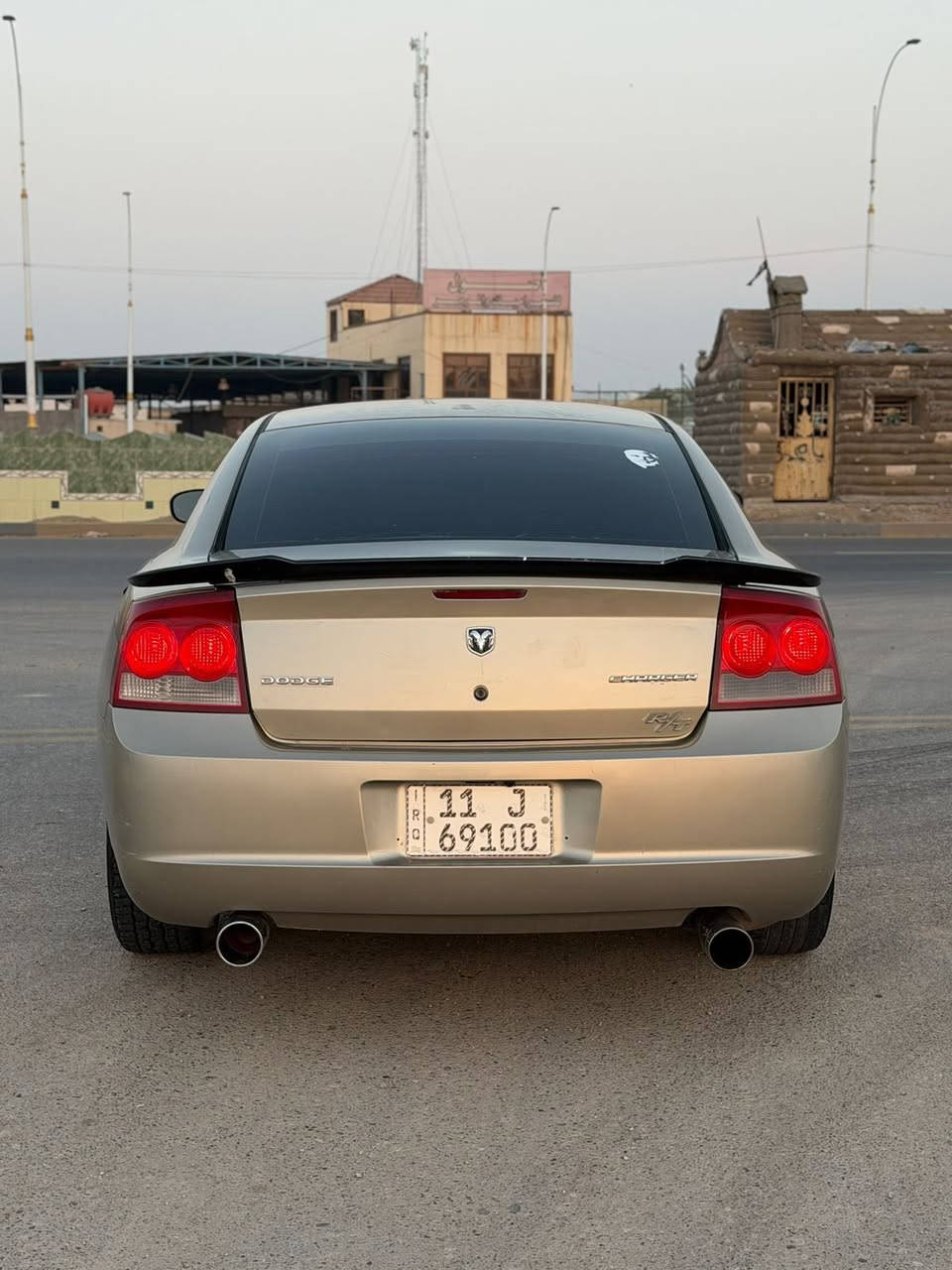 جارجر 2009 خليجي 
بيها رشات صبغ ابيع احزام مكينه 6سلندر
شرط مكينه كير اكسن حداديه 
تبريد كهربائيات كلها شغاله 
رقم بغداد مداور مباشر 
السعر 85$
للاستفسار اكثر 
***********
