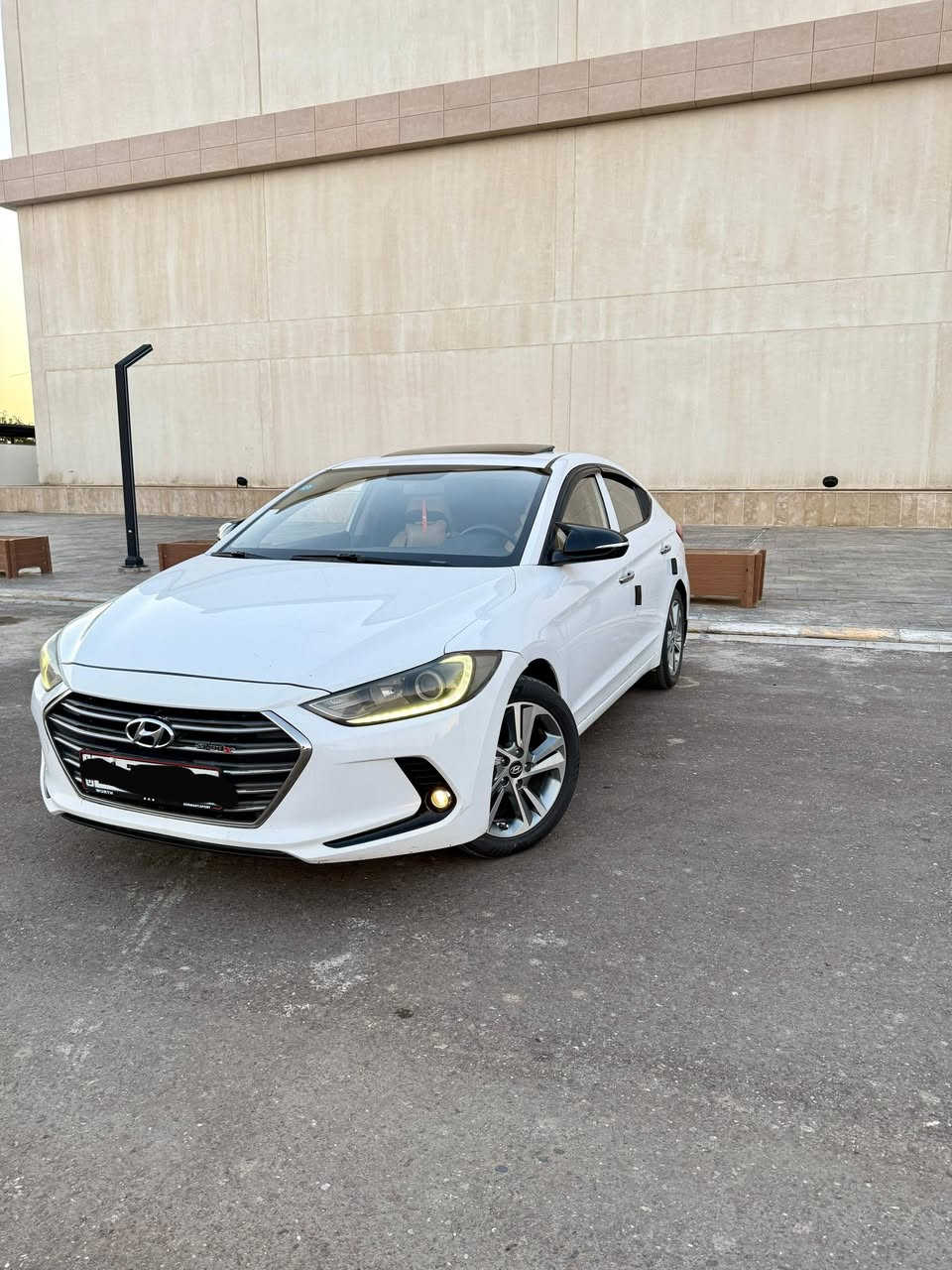 سلام عليكم
النترا 2018 خليجي 
مكفوله كفاله عامه ( صبغ / تعديل / تبديل )
مواصفات :-
سلايت روف
شاشه كاميرا
يدات نيكل
5 ويلكب
تحكم ستيرن
ايرباك دشبول 
ايرباك ستيرن
نضام البريك ( Abs )
لد نهاري امامي
مري شفط اوتو
اشاير مري
قطعتين تبريد
حساس خلفي بلادي
3 انظمة قياده
( ايكو / سبورت / نورمال )
محرك 2000 دوش
سبير منازل
كتلوكات الشركه بيه
محرك كير حداديه تبريد كله ع وضع الشركه
تخم تاير جديد قبل اسبوع
ماشيه 100الف حقيقي
رقم بغداد سنويه جديده وهزه جديده
بسمي  تحويل مباشر 
مكان السياره تكريت 
السعر149 وبي مجال قليل حك الجيه
***********
