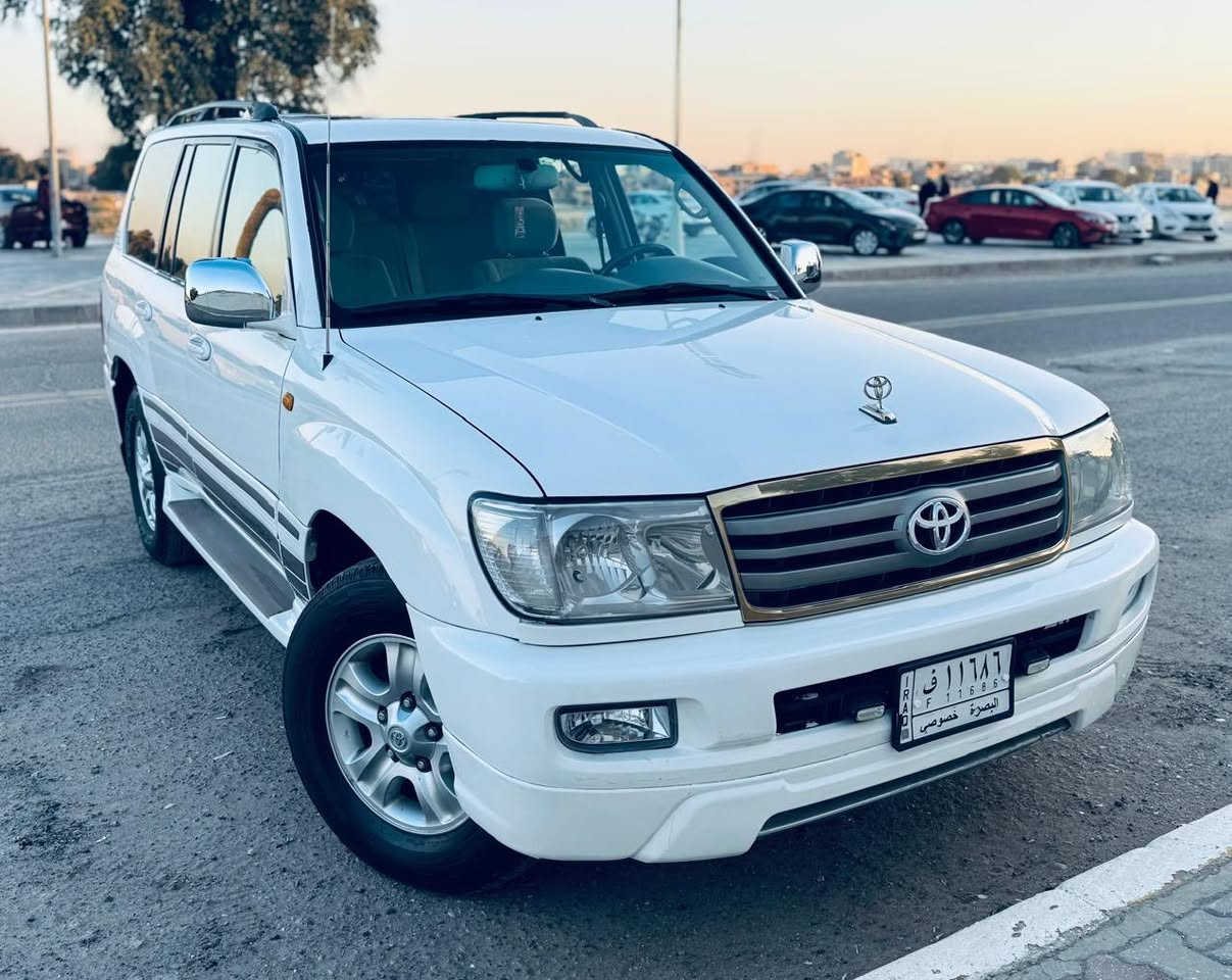 لندكروز للبيع حادثها فقط جاملغين اماميه بدون دواخل السياره شركه جديده معنه الكلمه الي يحب يستفسر يجي خاص ***********
