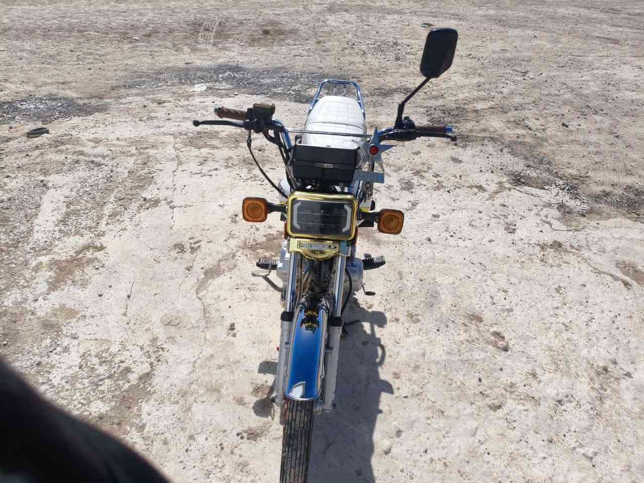 السلام عليكم. سيفان 5نمر مديل 25. اسكنر 3اوراق الدراجه ابلادي مكينه بلادي رقم***********
