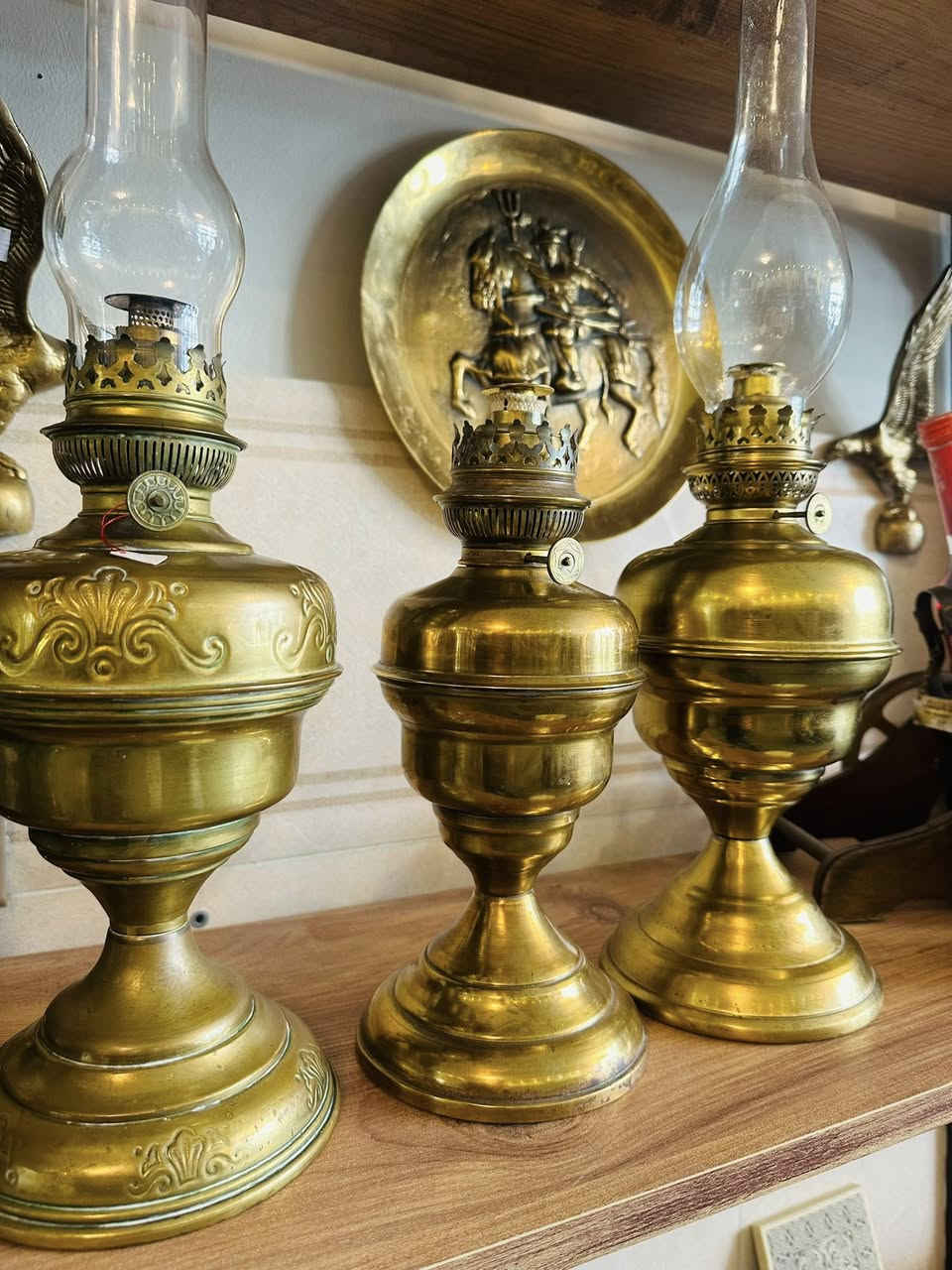 3 فانوس انكليزي نحاس نظافه تامة
*********** واتساب المحل في السليمانية يوجد توصيل
