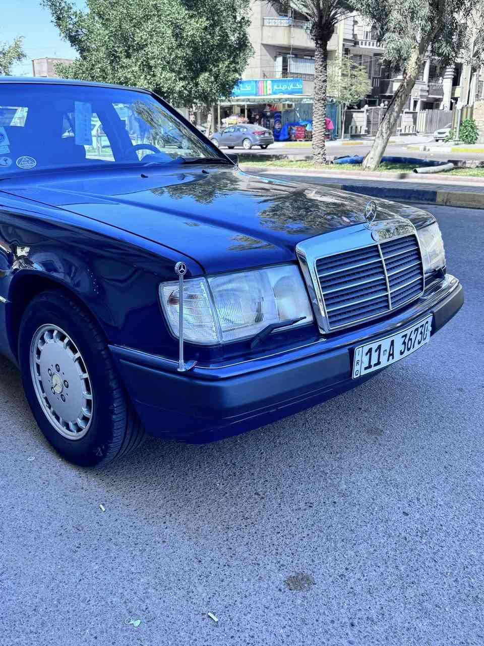 السلام عليكم مارسدس دب موديل 90 
وارد يابن 
دبل فيت بم 
دبل مروحة
السيارة بلادية مكفولة من الصبغ 
السيارة مكفولة من البارد والضربة 
السيارة جديدة بمعنى الكلمة 
داخل نيلي جديد بل كارتون
السيارة مكفولة من الفتح والتبديل 
مكينة بلادية عنكبوت ما مفتوحة 
هسة سويت ادمة كاملة منضومة بانزين يم ورشة برلين  
السيارة تراي زيرو معدل و شلعة 
كهربائياتها كلها بلادية وشقالة 
كشنات تدفئة 
فتحة 
مري كهرباء 
سنتر لوك شغال
تبريد ثلج 
صدر خلفي اماي كلة جديد 
تخم تاير جديد 
مكفولة من الخياسات 
القواعد دبل مكفولات علة الشركة 
ادامة بريك كامل
رقم بغداد بسمي 
السعر95 
العنوان بغداد شارع الاورفلي 
***********
