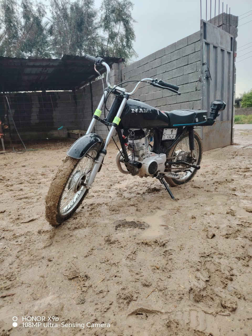 ا
السلام عليكم شباب١لبيع  نامه اترذ حرف امتياز دراجا نضيفا نشطا اوياله جديدا تايرات  ول كدام جدد الدراجا بيها عيب واحد بس كلك برقي نقص ما بيها المكان تقاطع السادا السعر 500وبيها مجال الطيبين هاذا رقمي بي واتساب ***********
