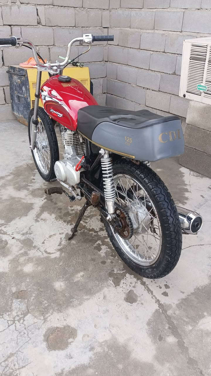 يالله دراجه للبيع ادوات ادوات اكفلهه عشاير دراجه جاهزه ماتذب عليهه ربع كلش حلوه نهضه ومعدل ومن تشوفهه احله من صور سعرهه 400 بدون سيبايه مكانهه زبير الشراي يتصل وبلخدمه ***********
