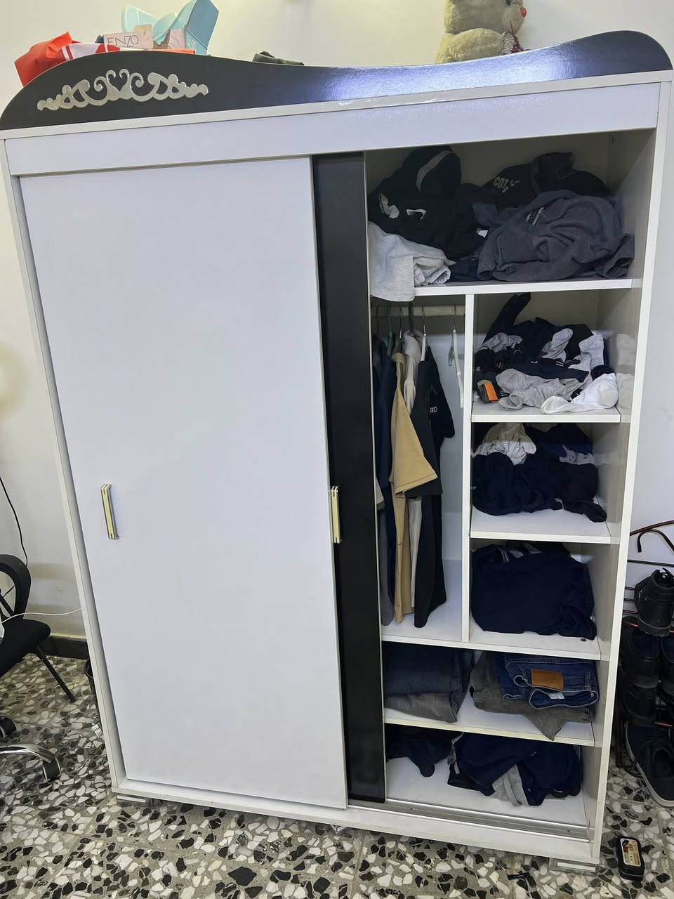 سلام عليكم غرفه نوم تركي 5 قطع شبابيه خشب ثقيل نوعيه ممتازه مومثل هذي بسوك الخفيف للامانه تركيه درجه اولى
سرير عرضه 120 يعني يعتبر سرير ونص + مخزن و كومدي وميز تواليت و ميز دراسه وكنتور 
رايدها 450 الف وبيها مجال 
عالنوان بغداد حي الجهاد متواجد خاص …


**إذا كنت صاحب هذا الإعلان وتريد حذفه لأي سبب، رجاءا أرسل رسالة إلى الدعم الفني**