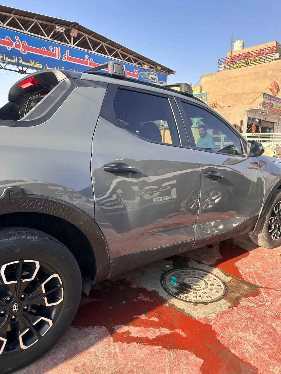 سانتا كروز 2023 حادثها كما موضح بلصور سيارة بدون اريباك سيارة نضيفة يشهد الله وكاملة مرقمة برغي ما نقصها لون سمنتي مميز سعرها 210بيها مجال اي استفتار هاذ رقمي ***********
