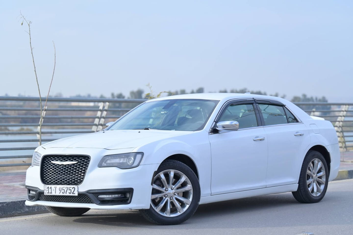 السلام عليكم
اوباما..2018 ..للبيع فقط 
فور ويل(ملغي) 

 بيها بونيد تبديل وباب الصدر وجاملغ امامي يمين صبغ وبيها
بارد موضح بالسونار 
رقم انكليزي بغداد .بأسمي شرط التحويل ..
طالب عليها 195 وبيها مجال للاعزاز.. 
 مكان السيارة موصل للتواصل *********** غير متواجد عالفيس
