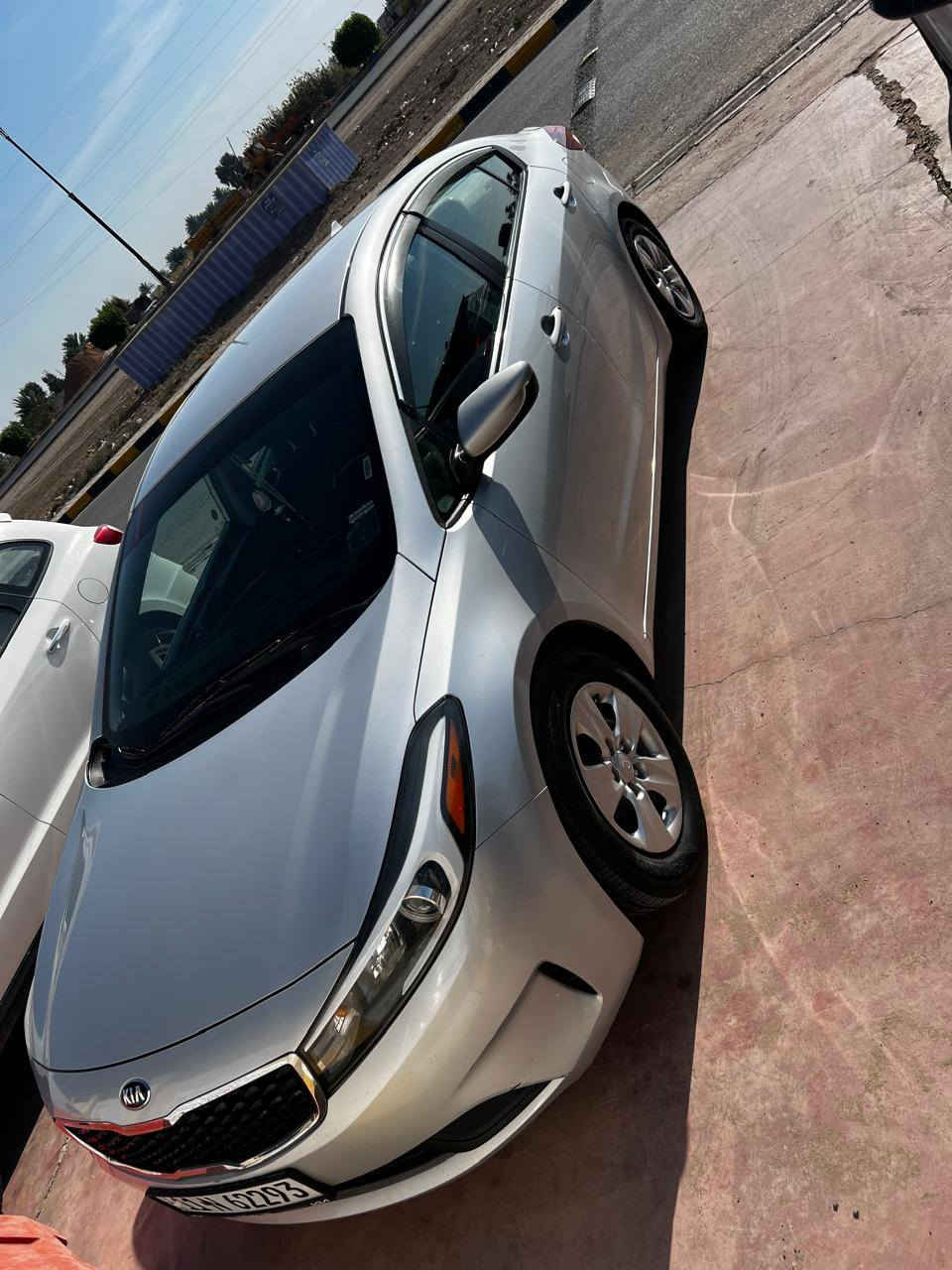 كيا فورتي 2017 وارد امريكي 
ماشيه 94 الف ميل وقابل للزيادة 
السيارة كلش حلوه ونظيفه وداخلها نظيف ما متعوبه 
3 أنظمة قيادة EQO . Normal . Sport
كروز مثبت سرعة
تبريد ثلج
تدفئة 
مكينة 2000 دوش 
زوج تاير امامي جديد
حادثها خلفي حادث امريكا فقط 
الصندوك ربعه من جوه الرقم بي اثر جراد والدعامية الخلفية هم صبغ عمان ما جددته خليته ع وضعه مثل ما مثل ما موضح بالصوره، السياره بچم كبس الشركة شرط 
رقم بغداد دولي الجديد بإسمي تحويل مباشر 
مكان السيارة بغداد الكرخ
للاستفسار ***********
. 
. 
✅علق تم يصلك السعر خاص مباشرةً ⚡💰⚡💰⚡
. 
. 
. 
. 
. 
. 
. 
. 
💥اذا كنت تريد نشر سيارتك تواصل معنا عبر الصفحه.
