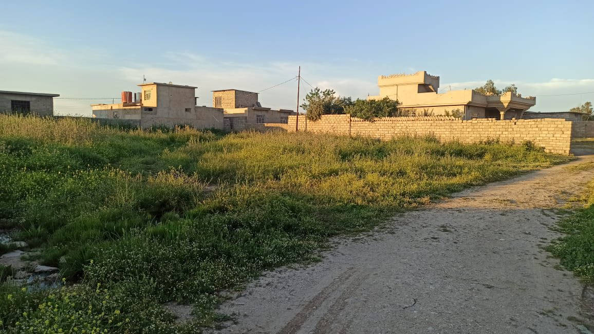 🏡 فرصة مميزة للبيع في بادوش العليا  

بيت للبيع بموقع ممتاز جداً في بادوش العليا، قريب من ثانوية بادوش للبنات ومستوصـف بادوش، بمنطقة هادئة ومخدومة وقريبة من جميع الاحتياجات اليومية.  

🔹 مساحة البيت 300 متر  
🔹 يتوفر بقربه أرض بمساحة 1000 متر، مناسبة للاستثمار أو التوسعة مستقبلاً  
🔹 الموقع مناسب للسكن العائلي والاستقرار  

فرصة ممتازة بسعر مناسب 
للاستفسار والتفاصيل التواصل على الرقم:  
📞 0751231636


**إذا كنت صاحب هذا الإعلان وتريد حذفه لأي سبب، رجاءا أرسل رسالة إلى الدعم الفني**