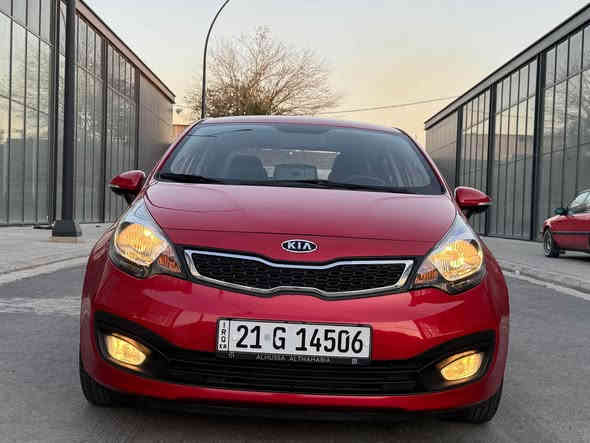 للبيع كيا ريو مواصفات خاصه موديل 2012  بصمه وجلد وكشنات هيتر  وتبريد ميموري تحكمات جهتين مريات شفط مكينه 1600 شرط ممفتوحه اخوان السياره جاهزه وبدون صبغ مكفوله ارقام وسنويه كله جديد مكانها بغداد الشعب 
سعرها 98 ومجال بسيط ***********
