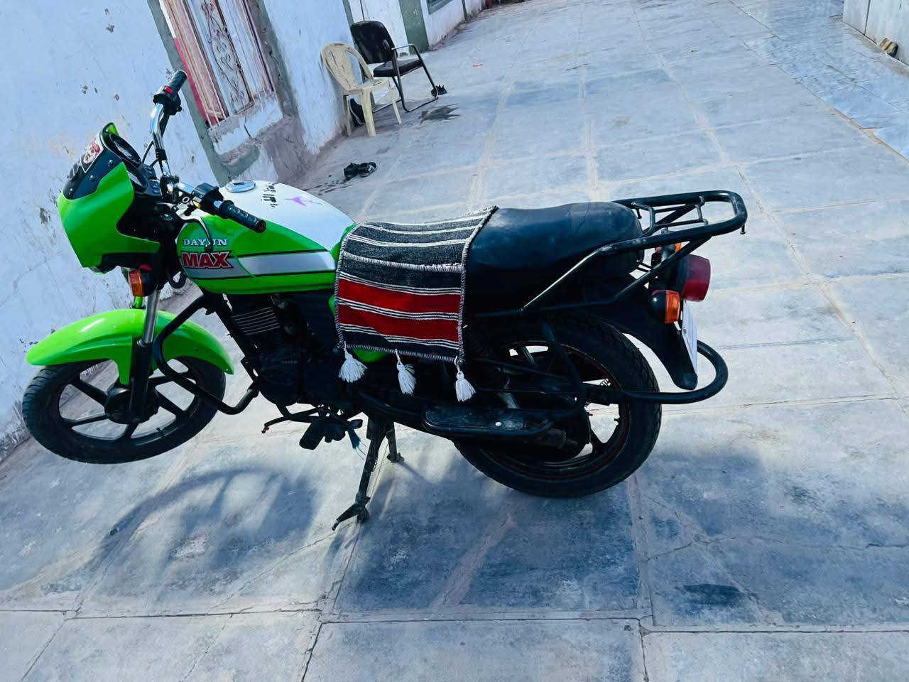 سلام عليكم دايوان موديل 19 مكفوله
مكانه واسط نعمانيه 

سعر 950وبيها مجال 

***********
