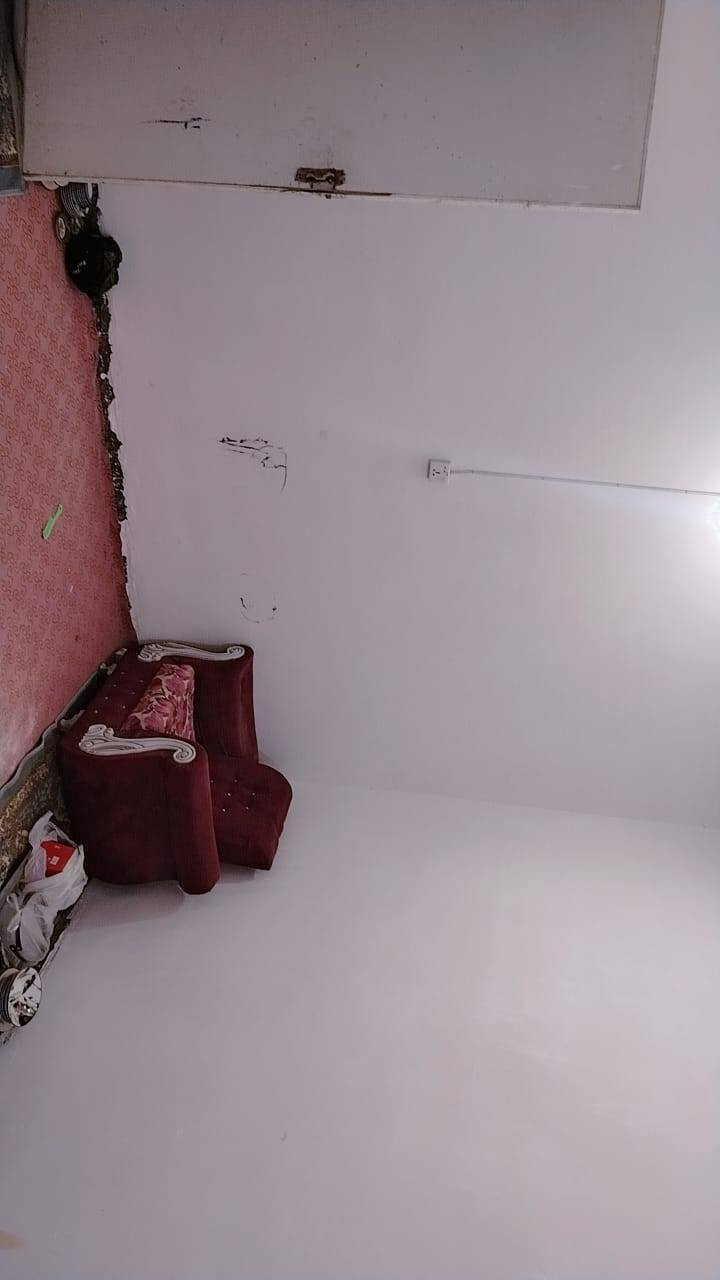 دار للبيع سند 25 مقاطعة ابو الفضل ع
البوجاسم قرب السيطرة القديمه
مساحة 150م
غرفتين نوم وصاله كبيره ومطبخ سيراميك وارضيه بورسلاين وبراني وطارمه كراج سيارة وحمام داخلي وصحيات خارجيه منور خلف البيت سطحين اشتايكر السقف والاساس كونكريت مسلح حديقه داخل المنزل وكراج داخل وخارج المنزل للاتصال ***********
السعر 45
