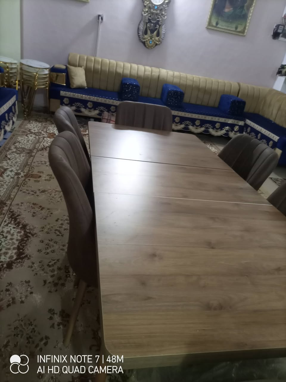 السلام عليكم  ميز طعام سلايت 6كراسي يتكبر ويصغر السعر 250 الاستفسار اتصال ***********
