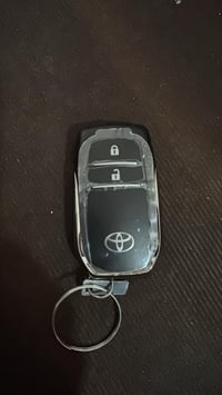 بصمات عدد2بيكم هايلوكس موديل 2022والثانيه شانجان موديل 2024 للبيع الاس...