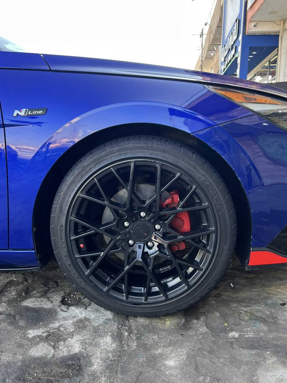 سلام عليكم 
الانتره 2022 ان لاين 
وارد امريكي بدون ضرر

تقرير غرق ما داخله قطره ماي تعمل وتسير
سياره جديده كلش 
ماشيه 50 الف كيلو 

مواصفات 
فتحه سقف 
تتفئه بالكشنات وجلد مختمه ان 
كير عادي 7 نمر طياره
لايت زنون 
ويل كب 18 بلاد من الشركه
بك لايت لد متصل 
تحكم ستيرن عداد 260 
صوت صالصه بلادي 

السياره كفاله من الصبغ والضربه والتبديل 
رقم ميسان مشروع وطني بسمي حره مداور شرط

صور الحادث مرفوقه بالمنشور 
مكاني ميسان للستفسار ***********

السعر 145 ورقه وبيه مجال  ما متواجد ع الفيس
