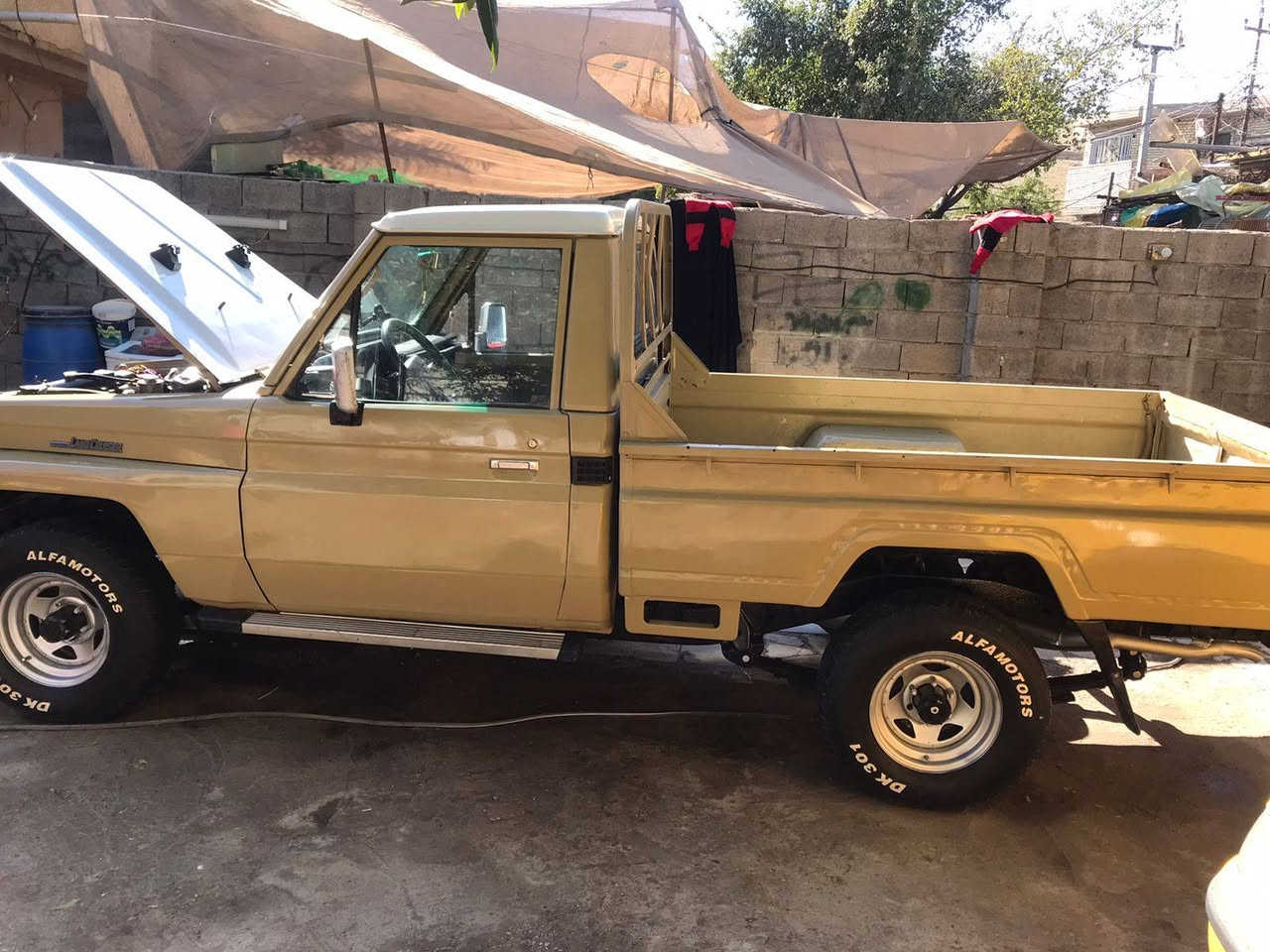 السلام عليكم من رخصت مدير الكروب المحترم للبيع تيوتا لاندكروز حوثيه موديل 1989السعر 65وبيها مجال تحويل مباشر رقم بغداد دولي داخله هزة جديدة عنواني بغداد البلديات للاسفسار على هذا الرقم ***********بي واتساب
