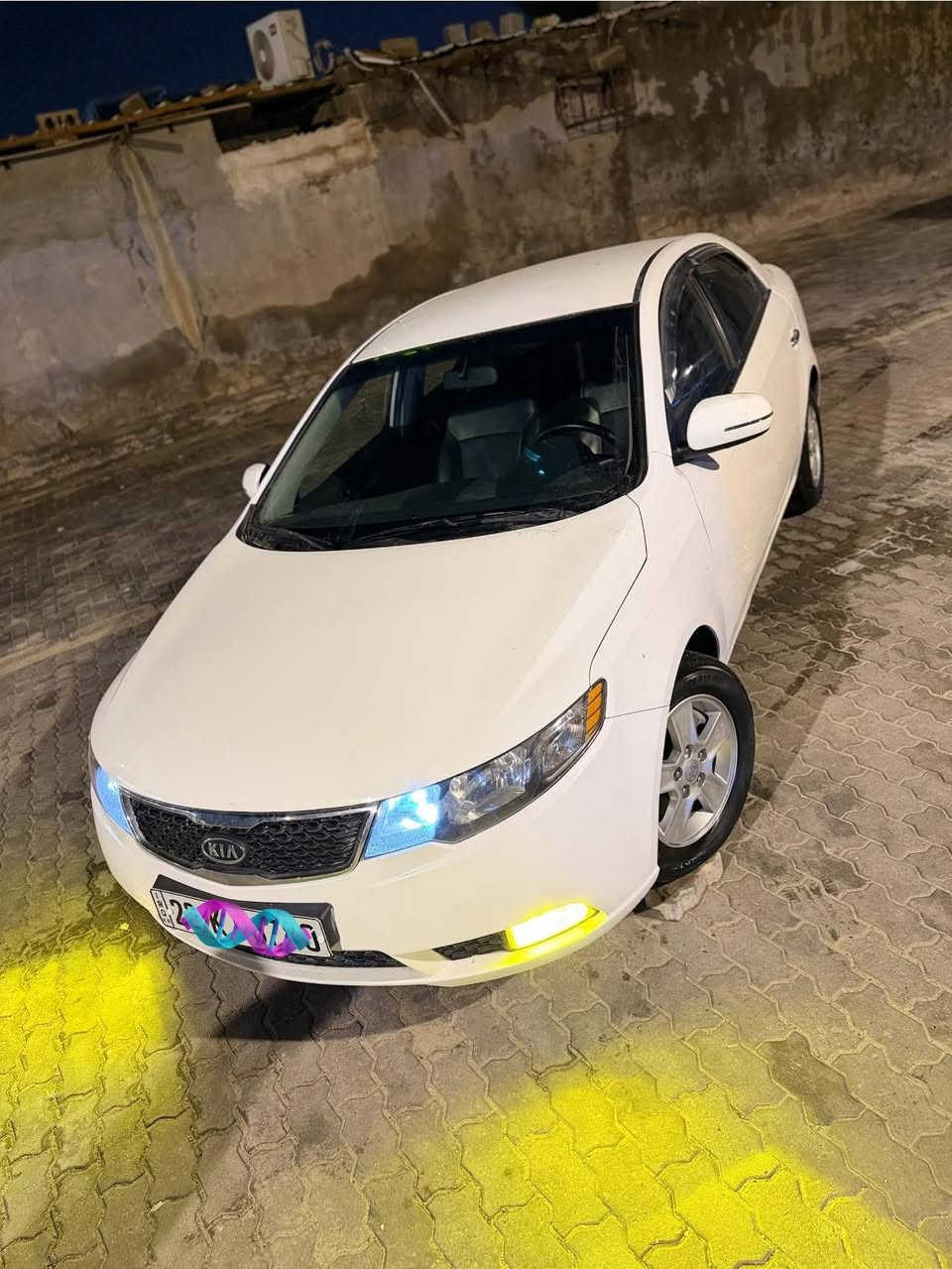 السلام عليكم 
سيارتو 2012 طك كارتون بعدها بريحة الوكاله 
بانزين بانزين كصه جنطه متومه ارقام وسنويه دخول هاي اليومين سياره جديده بجيس وجاهزه للاخير مابيها اي نقص
فول مواصفات عده الفتحه 
٣ بصمات كشنات جلد تدفئه وتبريد كشنات مواصفات كلش حلوه 
مكاني البصره القبله 
السعر والاستفسار اتصل وتدلل ***********
