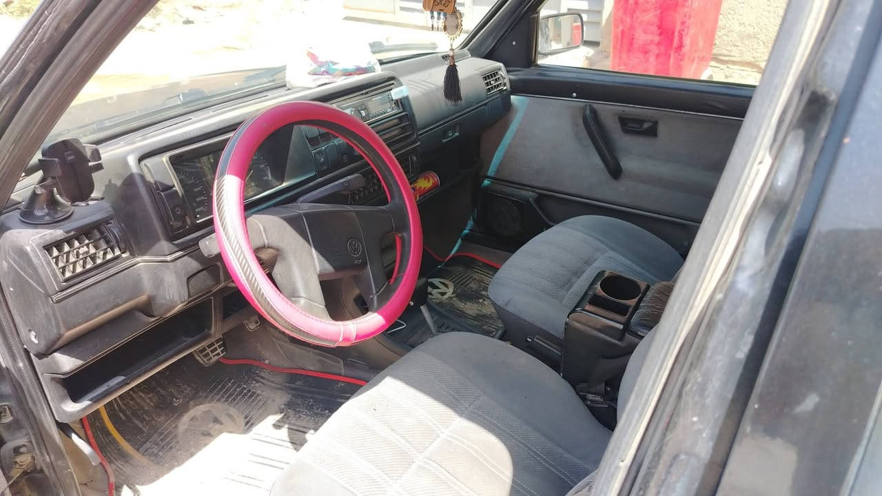 🚗 *للبيع المستعجل – كولف فولكس واكن 1992* 🚗

*المواصفات الكاملة:*  
✔️ *الموديل*: 1992  
✔️ *المحرك*: 1800 اقتصادي بالبانزين وقوي  
✔️ *الكير*: أوتوماتيك ناعم وتبديلات ممتازة  
✔️ *الصبغ*: حزام فقط  
✔️ *الداخلية*: نظيفة ومرتبة    
✔️ *الباتري*: جديد
✔️ *السنوية*: جديدة ونافذة  
✔️ *المرور*: مصفرة 100% من الغرامات والمخالفات، براءة ذمة كاملة  

*السيارة جاهزة للصعود، ما تحتاج أي مصروف. تجي تشوف وتفحص وين ما تحب.*

💰 *السعر: 29 ورقة وبيها مجال للشراي الصادق*  
📍 *المعاينة: بغداد*  
📞 *للاستفسار: ************

ملاحظة: مستعجل على بيعها لظرف خاص، الرجاء اتصال فقط. الله يرزق الجميع.
