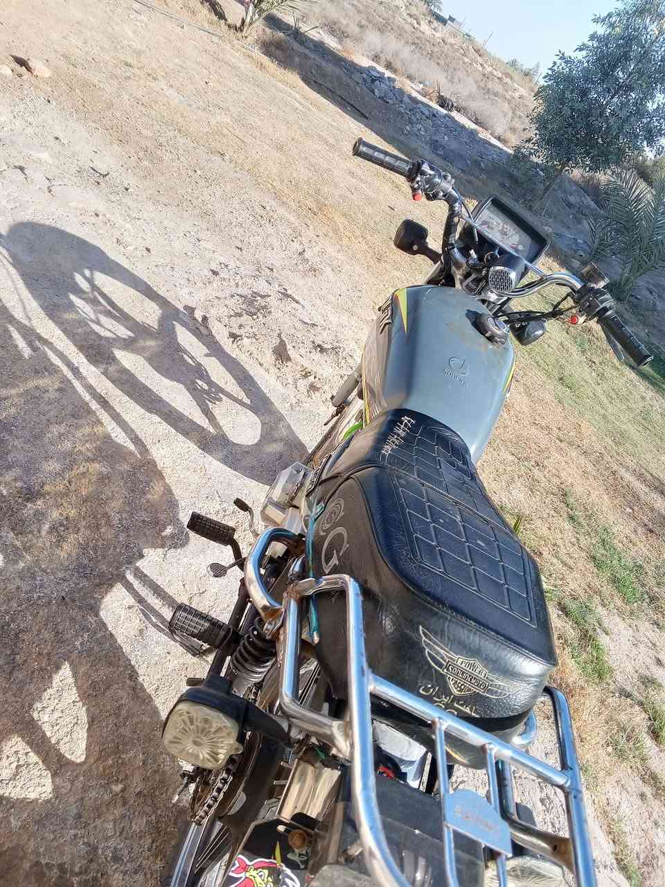 سلام عليكم  دراجة البيع سيفان موديل 21كهرابايات كاله شقاله وسلف شقال ومحرك نضيف مكاني بغداد موجود  ***********
