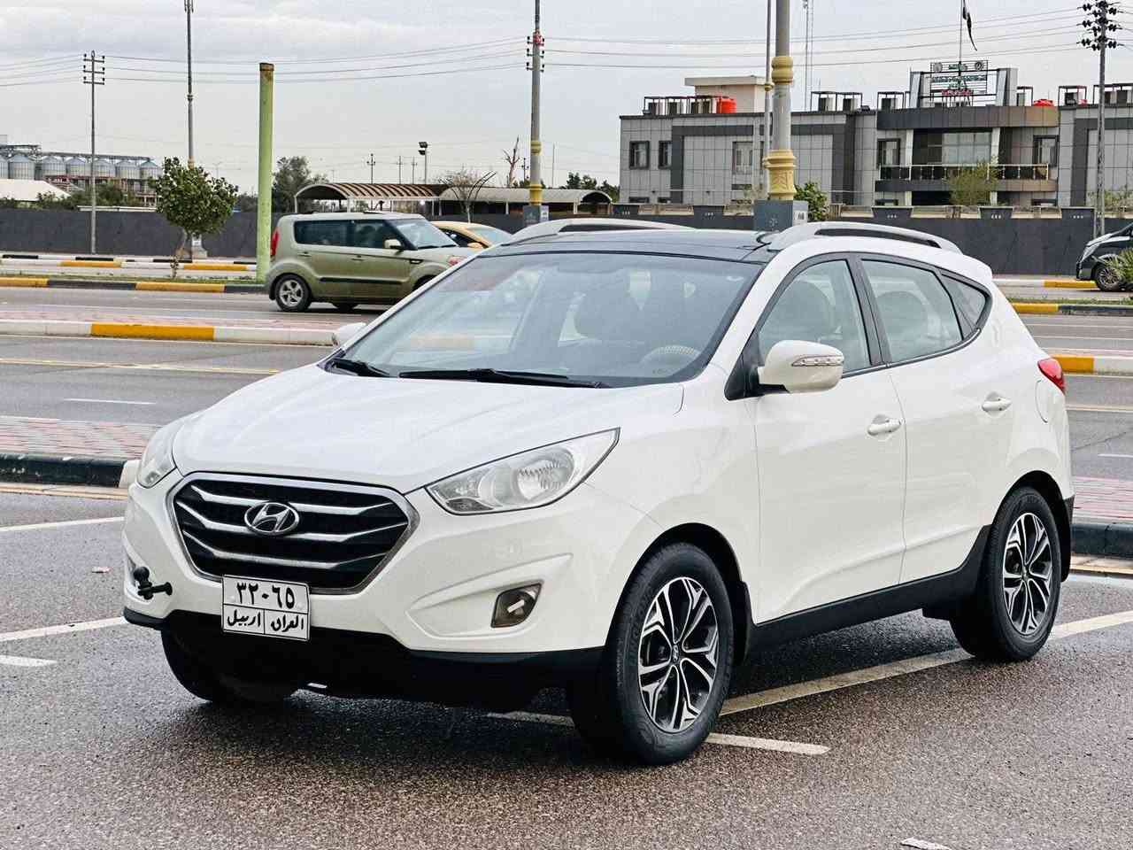 السلام عليكم للبيع توسان 2012خليجي كفاله عامه  سياره كويتيه يعني فول
مواصفات فول عده لبصمه
تحكم ستيرن جهتين 
كامره خلفيه
لد نهاري   
محرك 2400 دوش وكير مكفولات
سعره 128وبيه مجال 
تحويل مباشر تريد وكاله 
تريد تحويل
مكاني كربلاء المقدسة 
رقم الهاتف ‏‪***********‬‏ كربلاء, العراق
