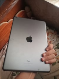 ايباد 9 للبيع اي استفسار خاص او وتساب 07732434726