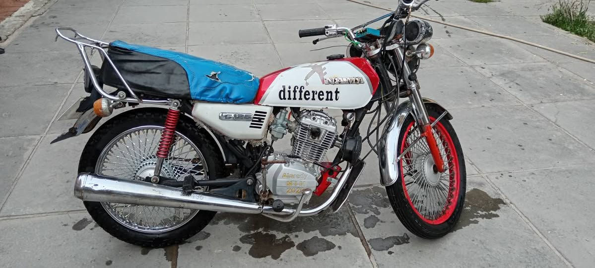 دراجه زنجيل للبيع،  كلك 2020
الحالة: المحرك (نظيفة جداً)، الظهر والشاصي سليم.

​النظافة: الدراجة جاهزة من كل شيء، طك هندر وطلع، كهربائيات كاملة.

​الإطارات: (جديدة/نظيفة).

​

​السعر:

​[450] (بيه مجال للشراي).

​المكان:

​ذي قار - الشطرة.

​للتواصل:

​المراسلة على الخاص أو الاتصال برقم: [***********].
