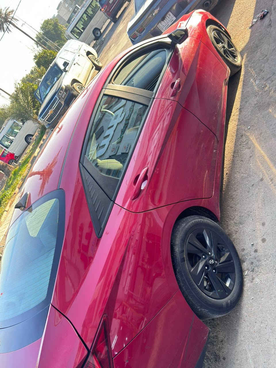 النترا 2023 رقم بغداد
السياره ماشيه 100 
هايبرد 4 سلندر محرك 1600
مابيها حادث داخل العراق فقط خارج
خط من البنيد (مواصل دواخل)
وشويه من جنطه 
152 ورقه وبيها مجال 
مكان سياره بغداد 
رقم 
***********
