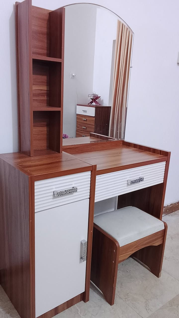 غرفه شبابيه نفر واحد بدون تخت فقط التاج  تصوير فيديو موضح الكنتور ماشادي عدل فقط يحتاجله شد نضيفه وقويه 🔥🔥🔥تاج جربايه فقط بدون تخت


**إذا كنت صاحب هذا الإعلان وتريد حذفه لأي سبب، رجاءا أرسل رسالة إلى الدعم الفني**