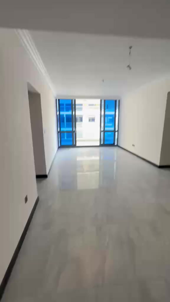 شقة للبيع 

الموقع /مجمع بوابة العراق 

المساحه/170م

المواصفات 
طابق اولي
2غرف نوم 
2حمام
صاله
مطبخ
مخزن 
لوندري
اطلاله جانبية  على مجمع 
 

سعر الشقة /295 الف دولار 

زيد عقاري/***********
