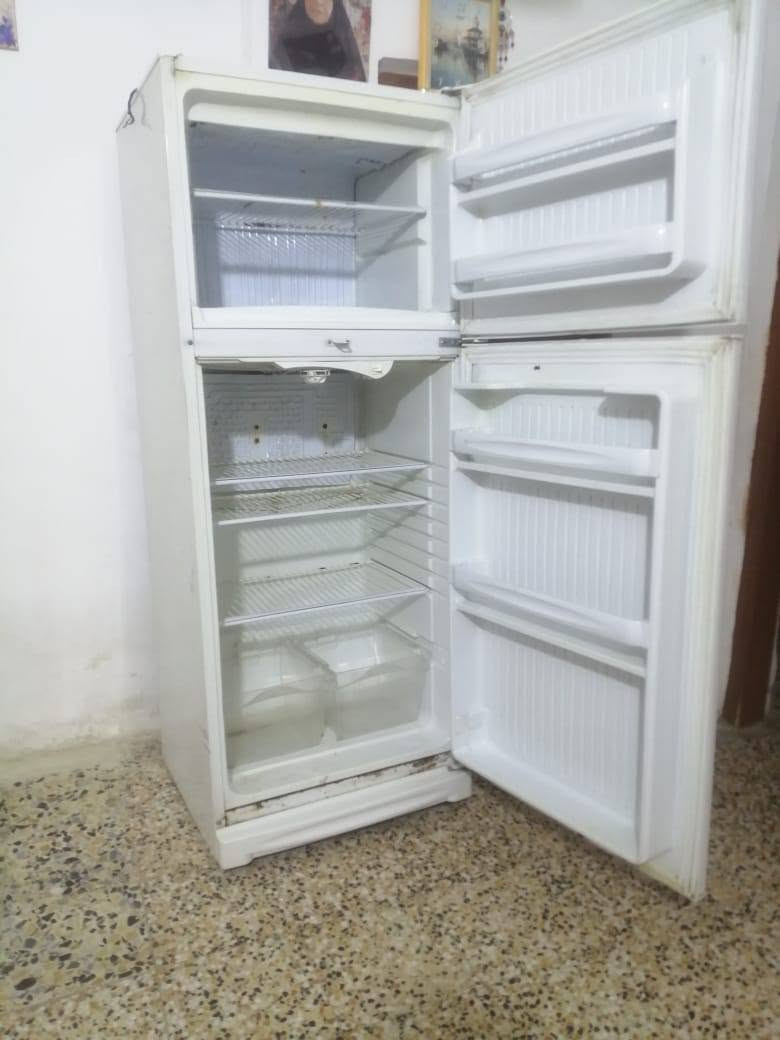 السلاع عليكم ثلاجه للبيع سعرها ب 130 وبيها مجال تبريد ثلج بيع مستعجل ويوجد تمن وجبه ب يهن 60 كيلو للبيع


**إذا كنت صاحب هذا الإعلان وتريد حذفه لأي سبب، رجاءا أرسل رسالة إلى الدعم الفني**