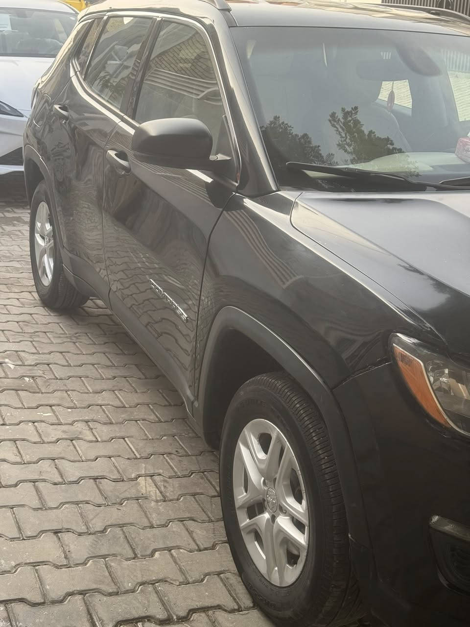 جيب كومباس موديل 2021 رقم بغداد بأسمي للبيع او مراوس حادثها بنيد ومبدل ومصبوغ وبيها مكانين بارد سعرها ب 130 وبيها مجال مكاني النجف / كوفة رقمي ***********
