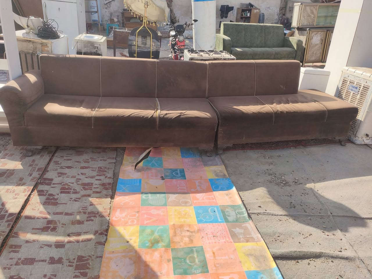 مجموعة غراض البيع مكاني نهايت حي اور سبع قصور شارع ابو علي يوجد توصيل داخل بغداد الاتصال بل رقم ***********
