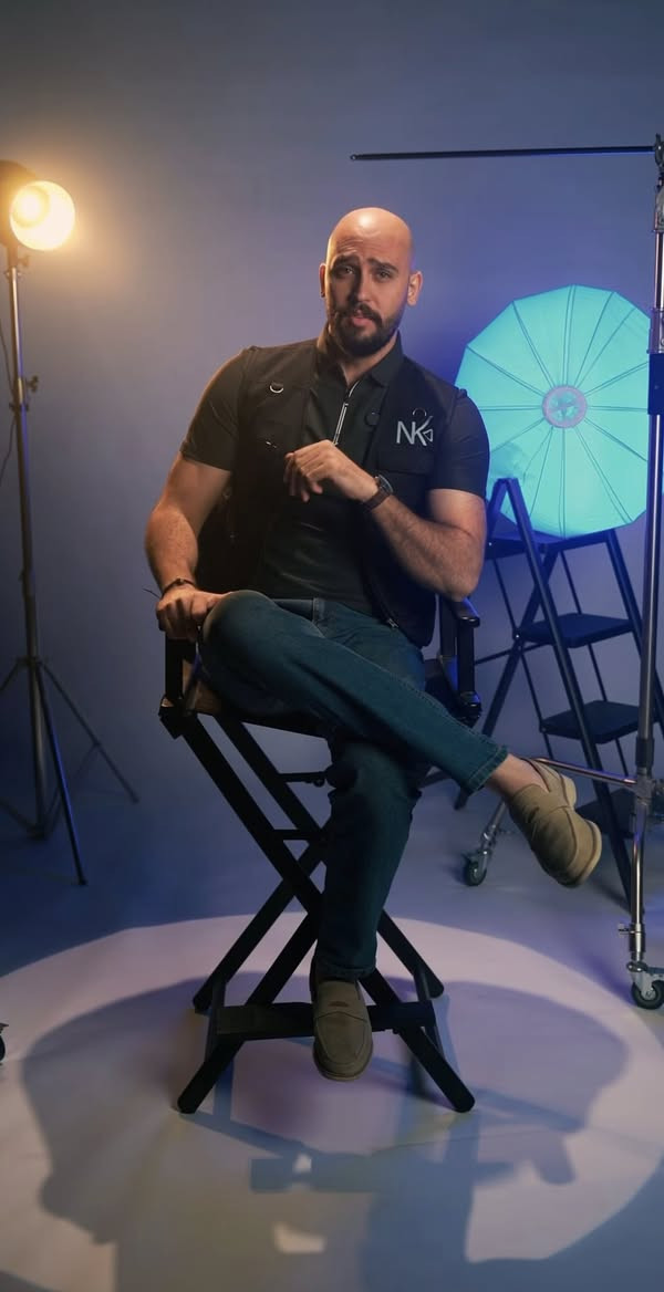 كرسي حديد ثقيل خاص بل مصورين وخبراء الميكب يتحمل وزن 160 كيلو وكثر
متوفر جملة مفرد سعر القطعة مفرد 100 الف
جملة اسعار تختلف كوالتي جداً عالي
للطلب وتساب  *********** 
متوفر توصيل
