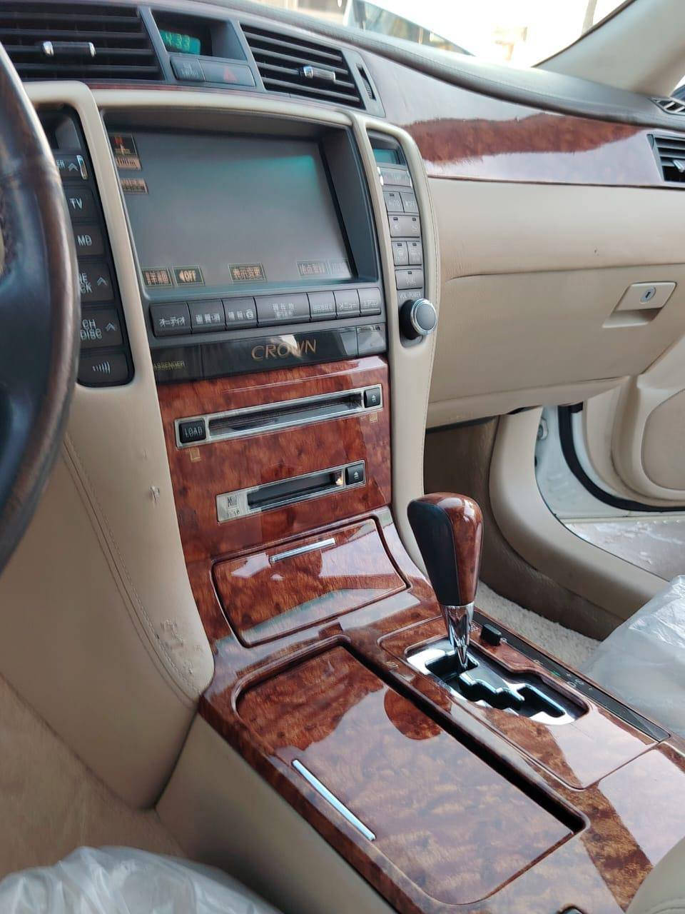 السلام عليكم شاهينه البيع مديل 7 أدوات كصه جنطه سياره خير من الله متومه طبق الأصل سليمانيه رقم القديم مكفوله من سرقه والعشاير سعر سياره 46 وبيها مجال مكاني الديوانية العروبه رقمي ***********
