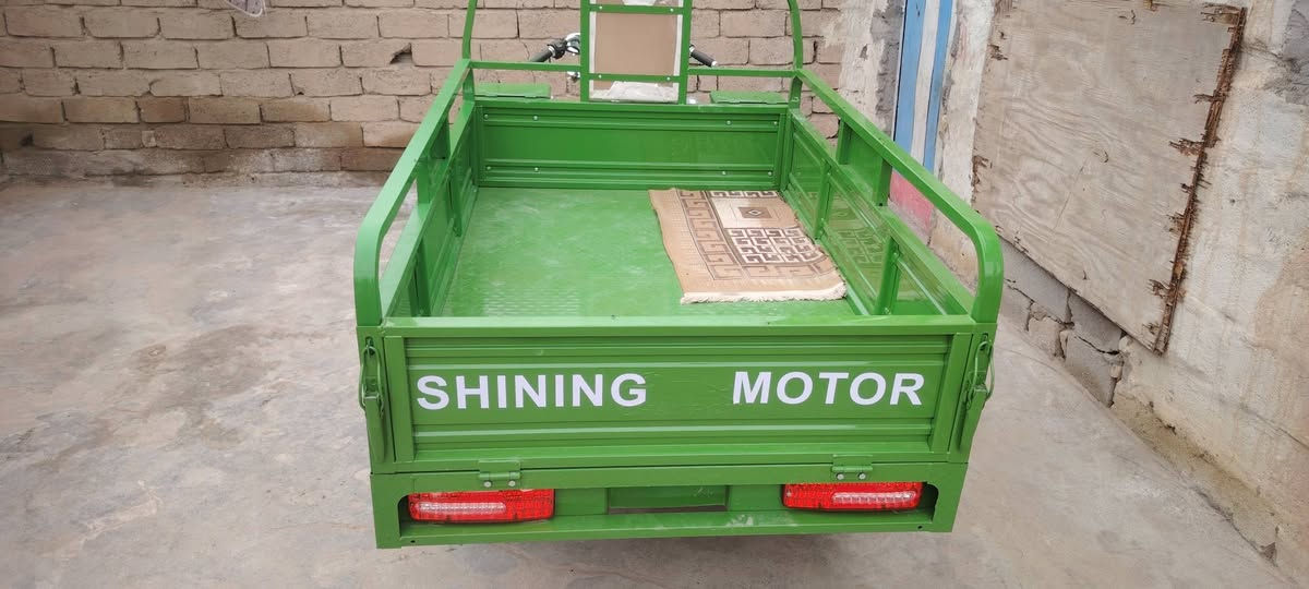 السلام عليكم ستوته جمره مودلي 23 اوراق الستوته كفاله السعر1950 وبيها مجال قليل مكاني حي الوحده *********** خابرني ودلل
