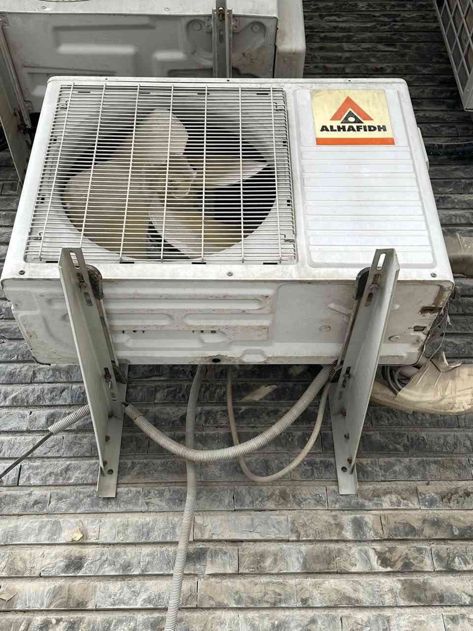 حافض ٢ طن شغال اي نقص مابيهن غاز فول ممصلح ولا مفتوح 

DLC طن ونص اي شغال وأي نقص مابيهن ابيعهن ثنينهن تجي 

تشغلهن وتفحصن وتاخذهن سعرهن ثنينهن. 675 

مكانهن بغداد كراده ***********
